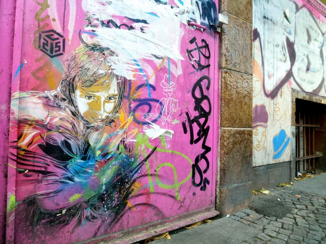 cc: vidos - www.street-art-avenue.com