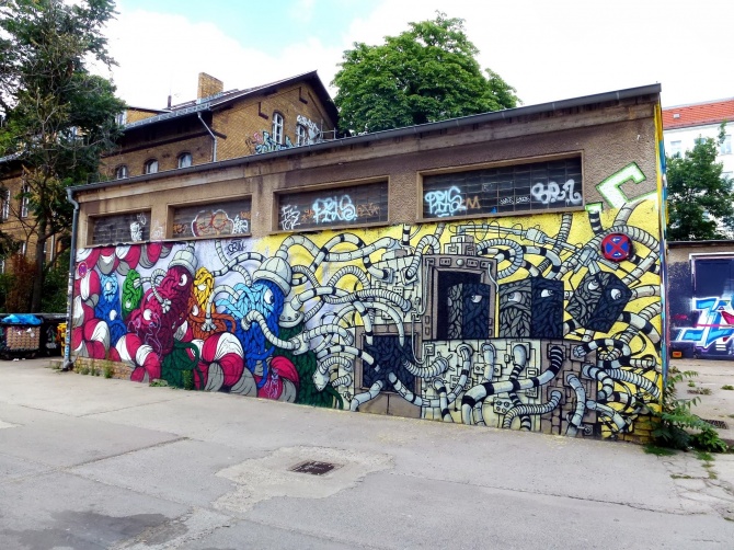 cc: vidos - www.street-art-avenue.com