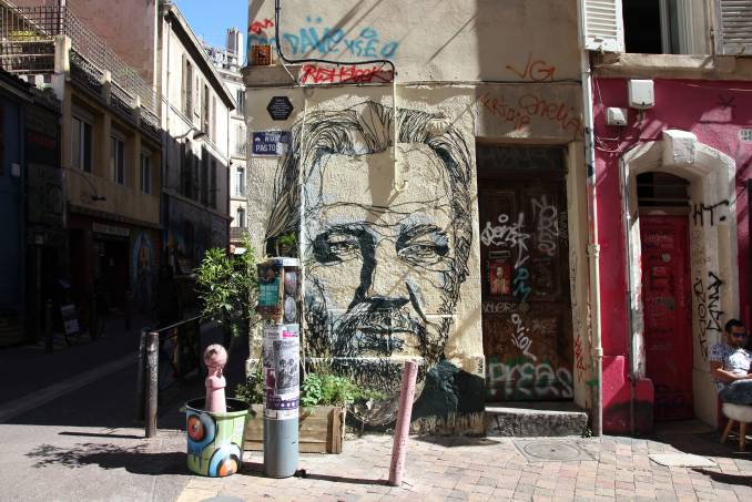 mahn kloix - street art - julian assange - marseille