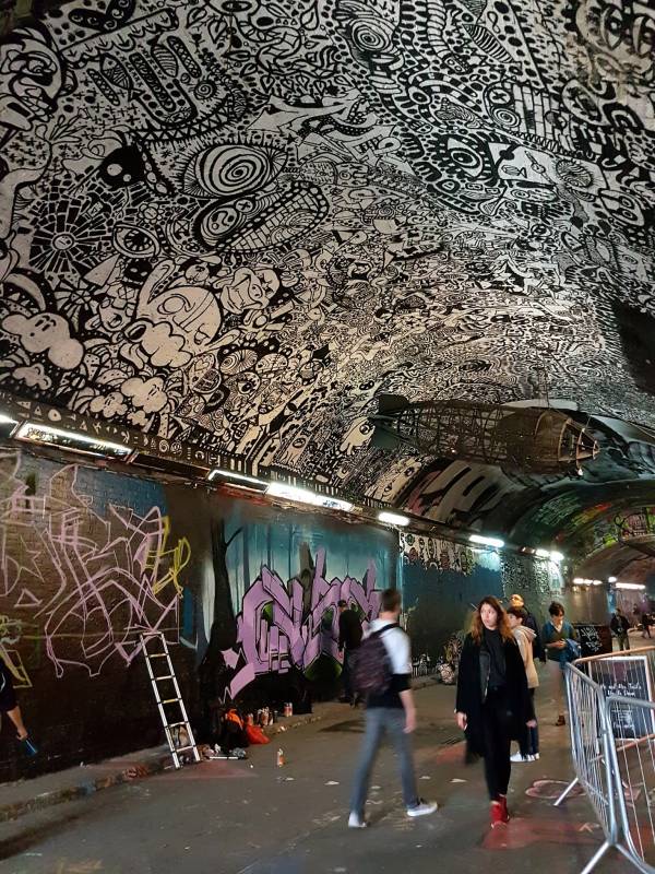 graffiti - leak street - waterloo - londres