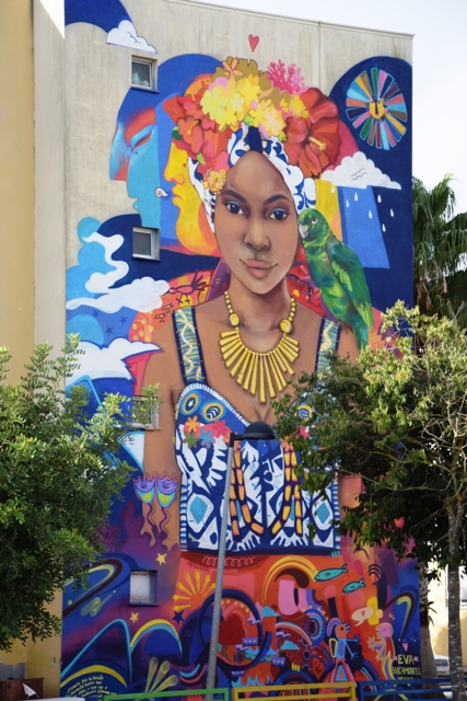 eva bracamontès-streetart-lourés
