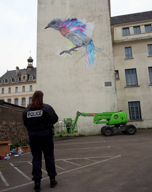 l7m - street art - collège jules simon - oiseau - vannes