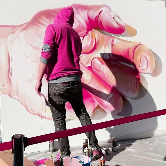 case maclaim _ street art avenue - hotel drouot - paris