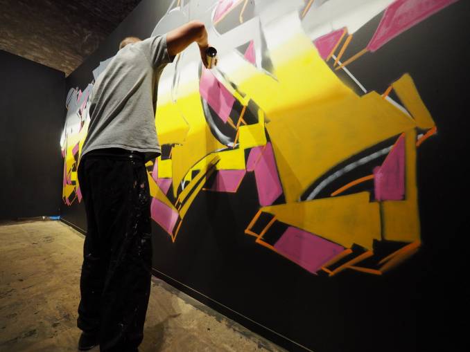 rezin - hors cadre - street art avenue - vannes