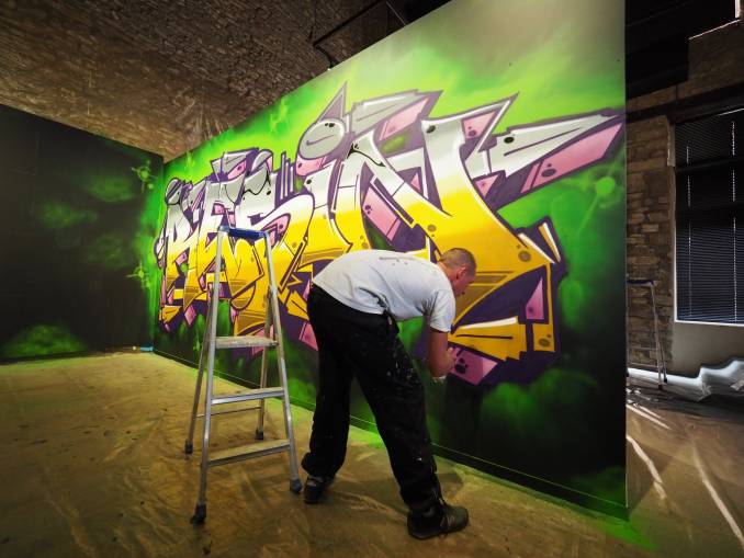 rezin - hors cadre - street art avenue - vannes
