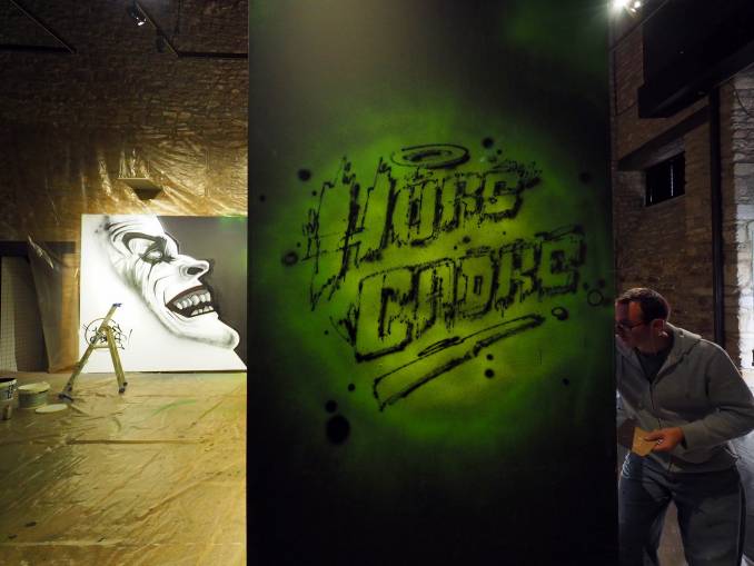rezin - hors cadre - street art avenue - vannes