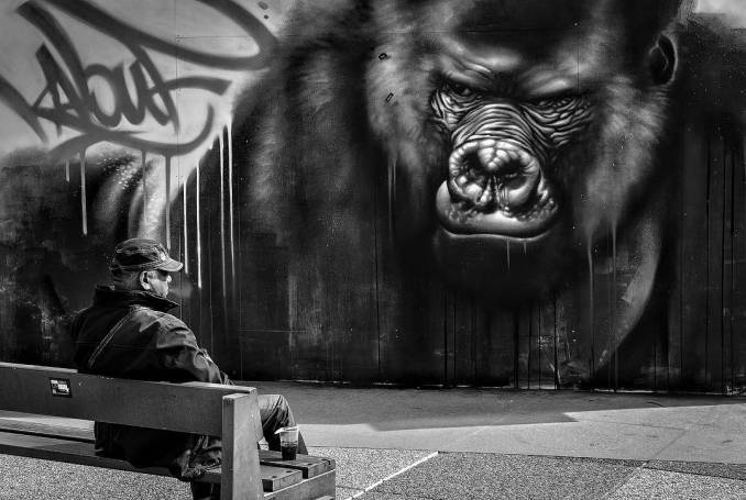 kalouf - street art - mosaic street art avenue - black and white - paris